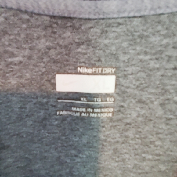 3 Nike dry fit shirts - Picture 8 of 9